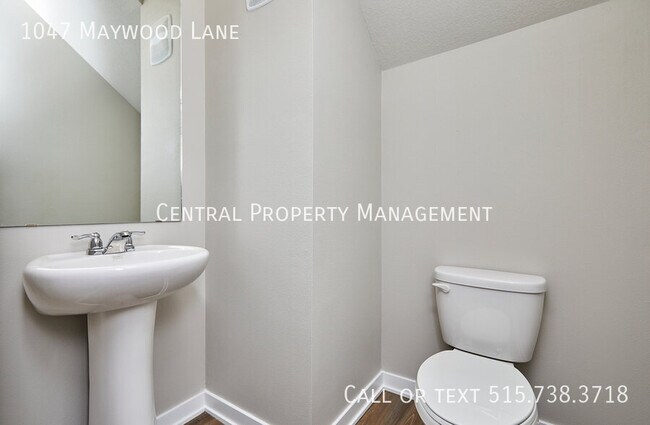 Building Photo - 1047 Maywood Ln