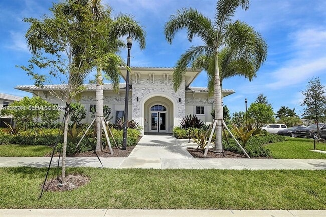 Building Photo - 1332 SE 26th Ter