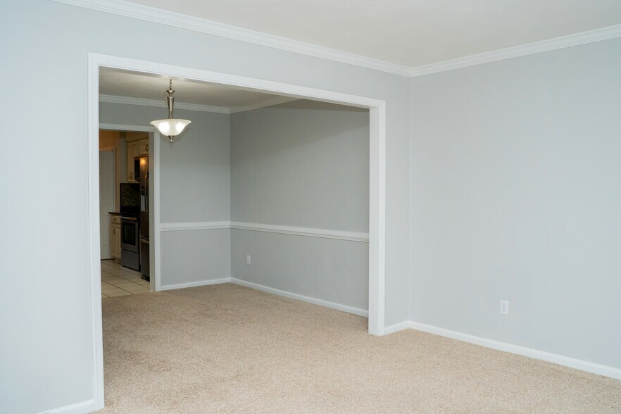 Building Photo - 1026 Tottenham Ln