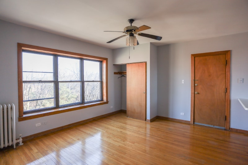 Building Photo - 1340 W Foster Ave