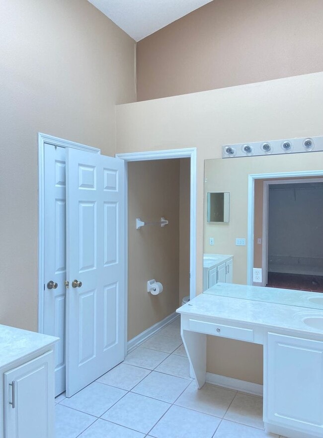 Building Photo - 4 bd/ 2 ba Single Family Home in Kissimmee near the Loop