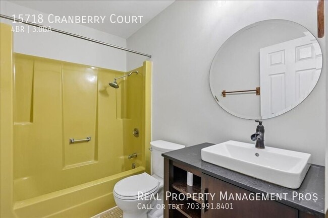 Building Photo - 15718 Cranberry Ct