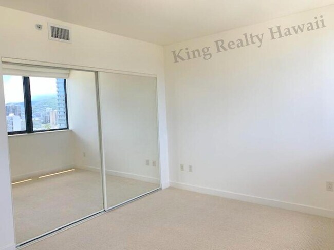 Building Photo - *Luxury Living at a reasonable price! 1 br...
