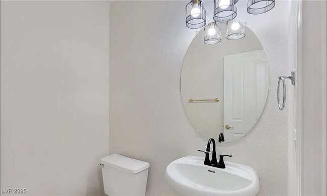 Building Photo - 24 Staghorn St