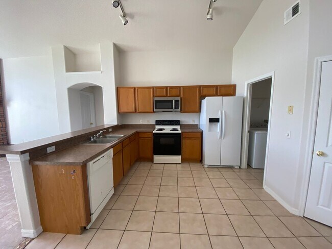 Building Photo - 434 Cassia Dr