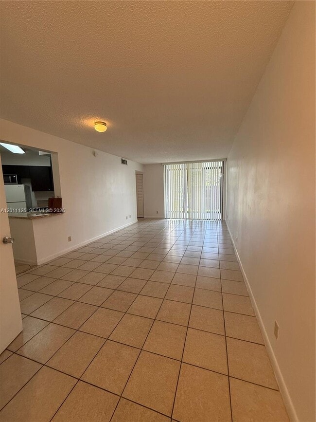 Building Photo - 210 Lake Pointe Dr