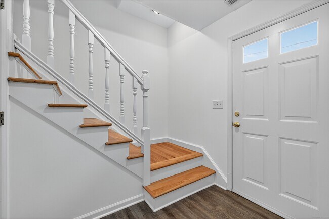 Building Photo - 55 Locust St