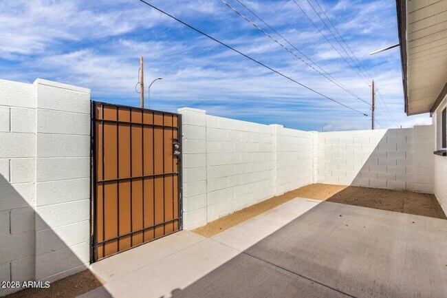 Building Photo - 6049 W Laurie Ln