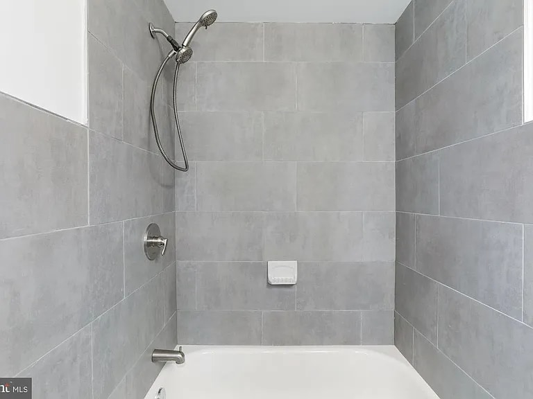 Building Photo - 811 Thayer Ave