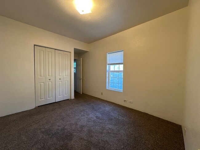 Building Photo - 1545 Crescent Ave