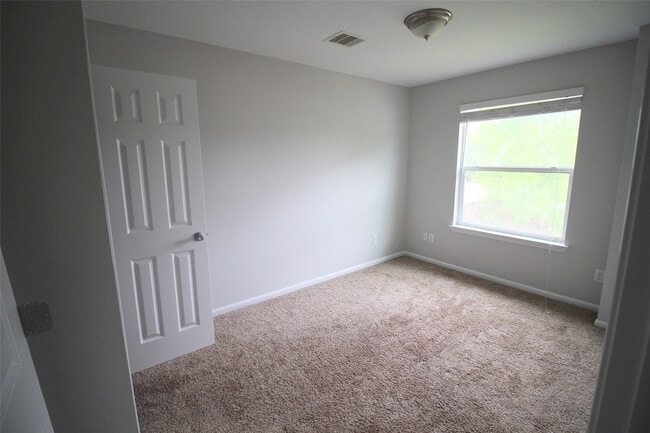 Building Photo - 6610 Loma Vista St