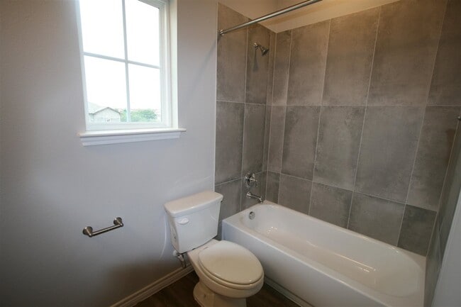 Building Photo - 217 Peruna Dr