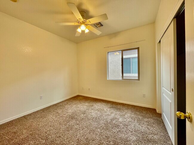Building Photo - 14559 S Camino Larga Vista
