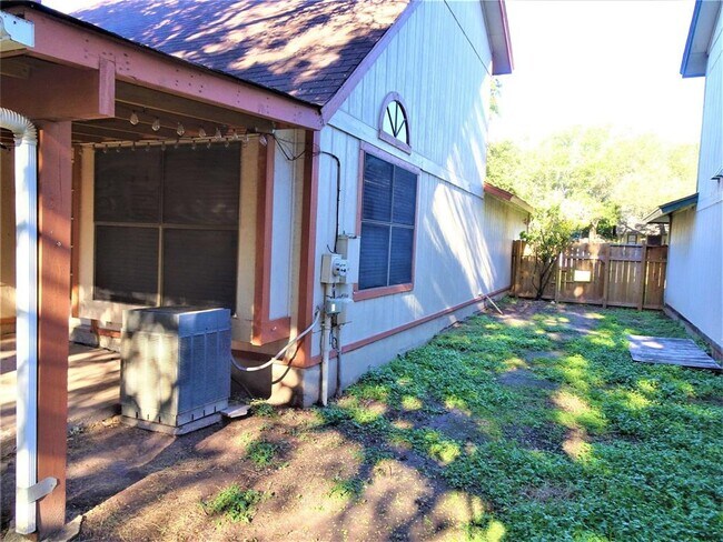 Building Photo - 12811 Steeple-Chase Dr