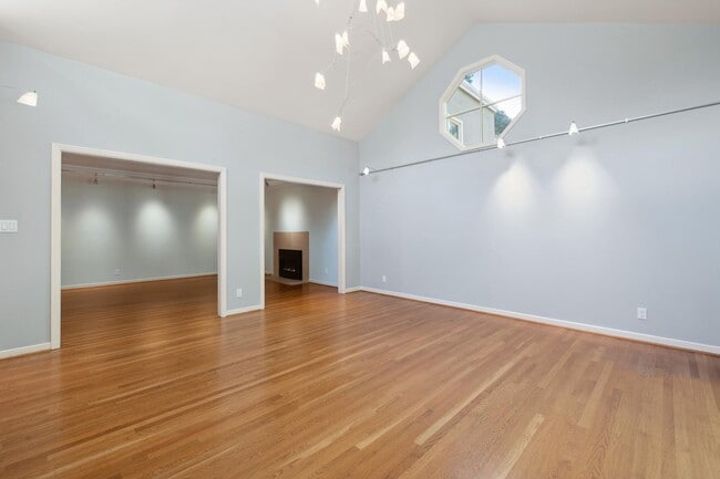 Building Photo - Charming 3-Bedroom Home with Office in desirable Old Palo Alto neighborhood Avail Feb 7th