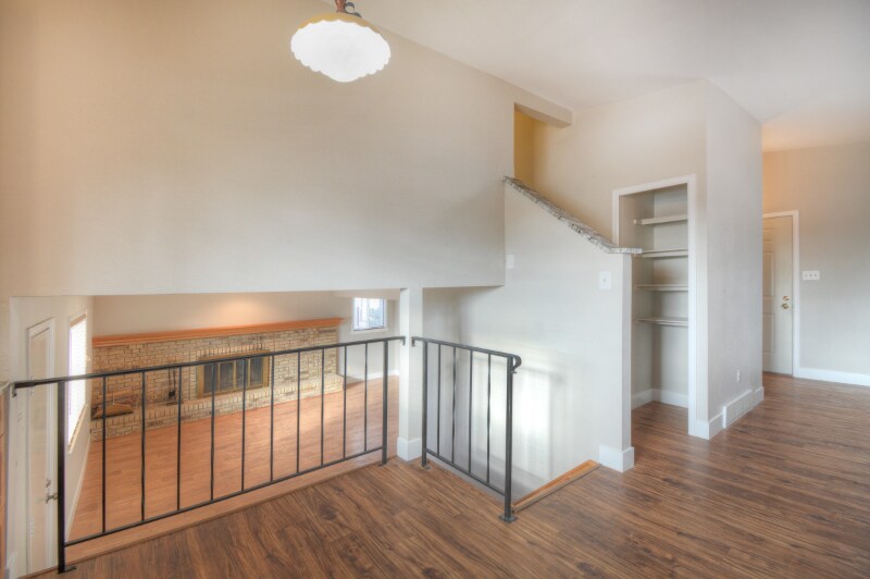 Building Photo - 6475 Pawnee Cir