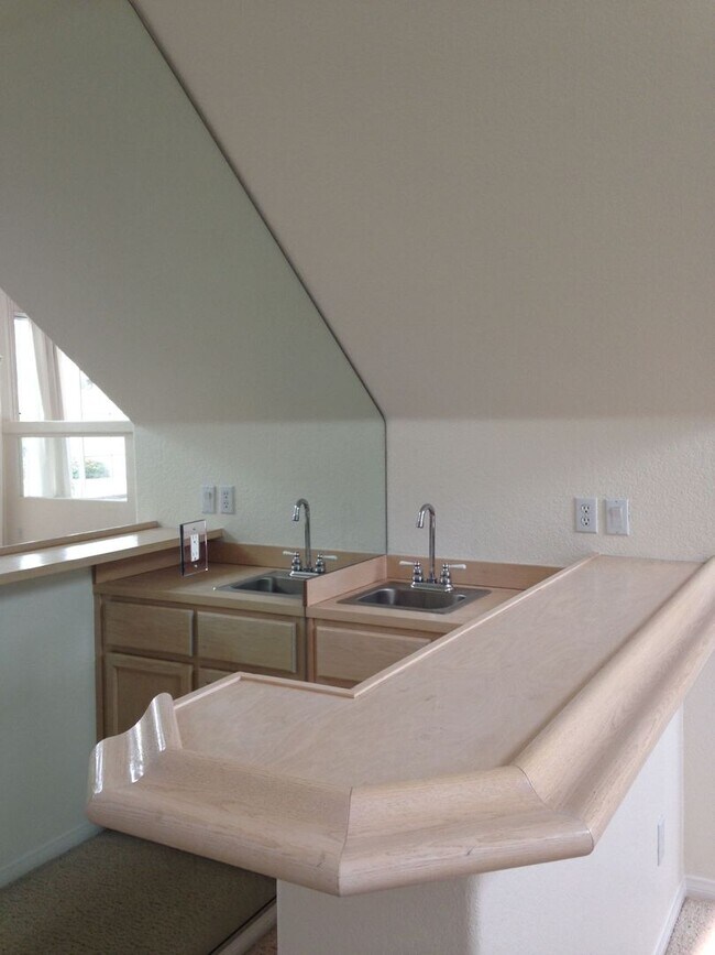 Building Photo - 2457 Antler Point Dr