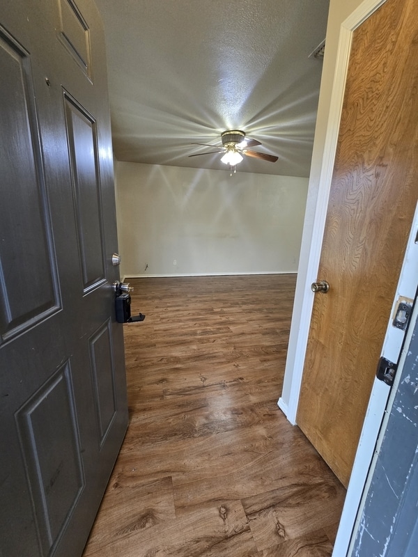Building Photo - 16044 Pawnee Dr
