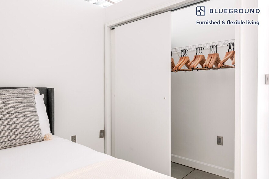 Building Photo - 23 Sidney St