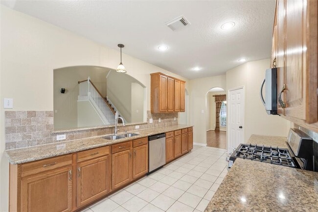 Building Photo - 25727 Shady Spruce Ln