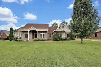 Building Photo - 614 Greene Dr