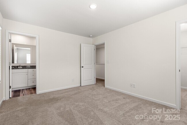 Building Photo - 110 Blakeslee Ct