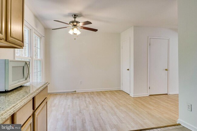 Building Photo - 9911 Whitewater Dr