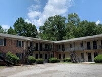 Building Photo - 2 bedroom, 1 bath apartment in small complex on Hill Street! Walking distance to Normal Town, Dow...