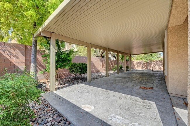 Building Photo - 10240 Gladstone Peak St