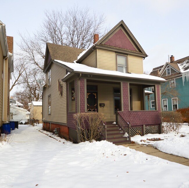 Building Photo - 2626 Union St