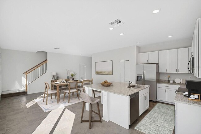 Building Photo - 4915 1st Ave E