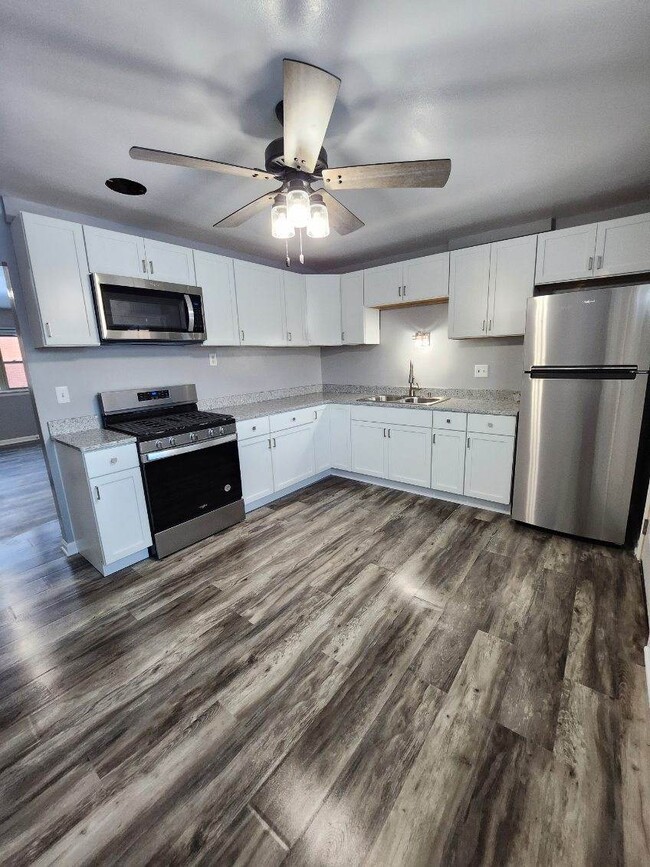 kitchen - 3059 W Ruskin Ct