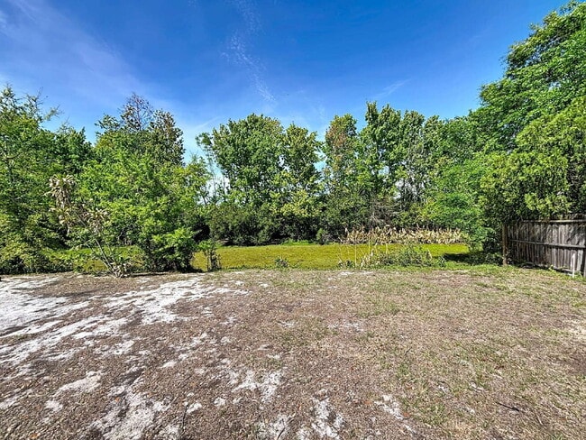 Building Photo - 10597 101st Ave