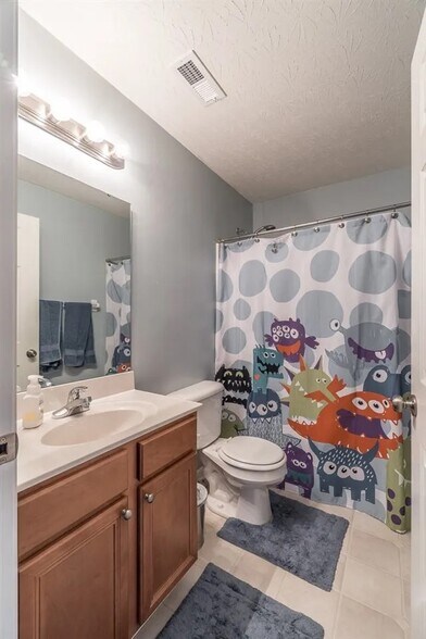 Building Photo - 1070 Larkspur Ct