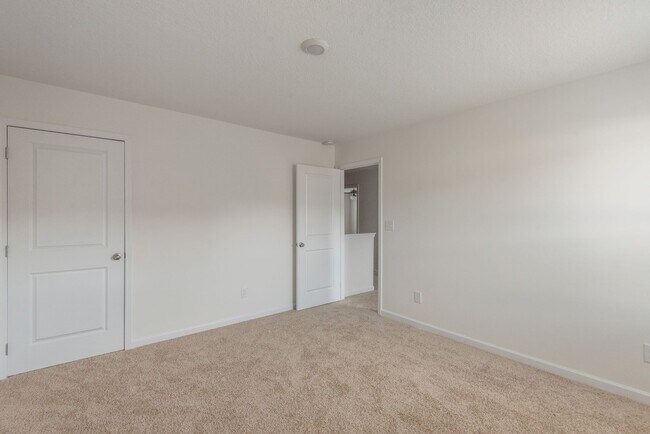 Building Photo - 118 Greystone Way