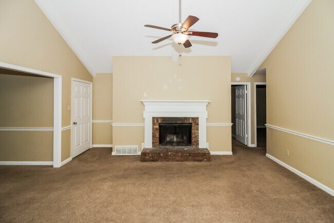 Building Photo - 4365 Ross Rd