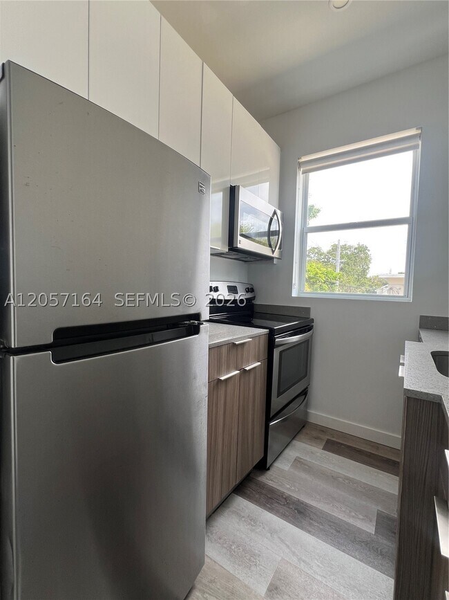 Building Photo - 1814 SW 22nd Terrace
