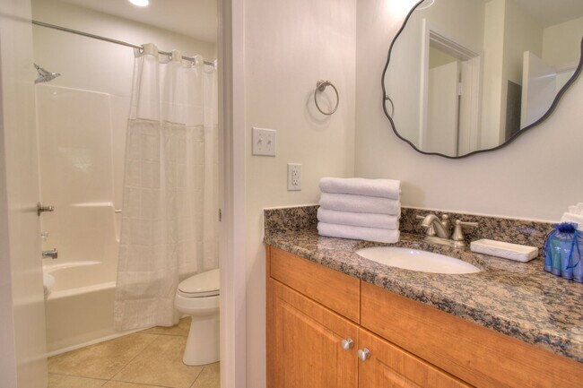 Building Photo - 301 Myrtlewood Ct