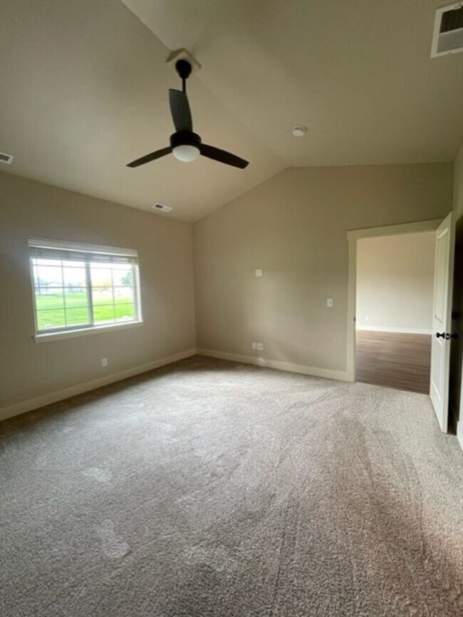 Building Photo - Golf Course Living on Village Greens-  Bedroom plus Den/2 Bath Single Story with 2 Car Garage