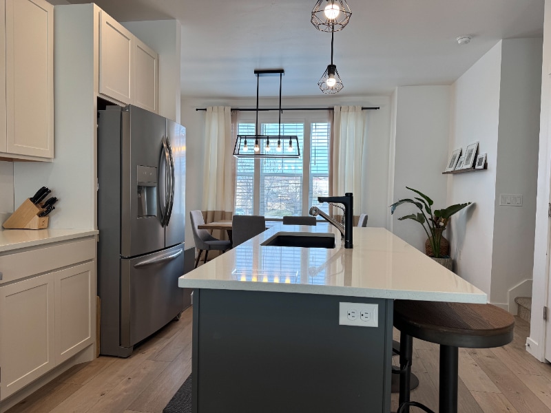 Building Photo - 811 E 975 N