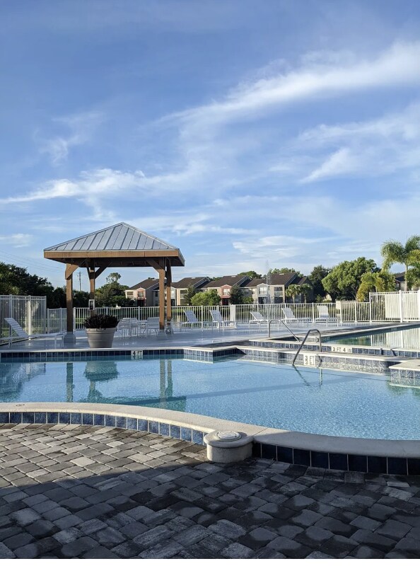 Building Photo - 201 Santa Clara Dr