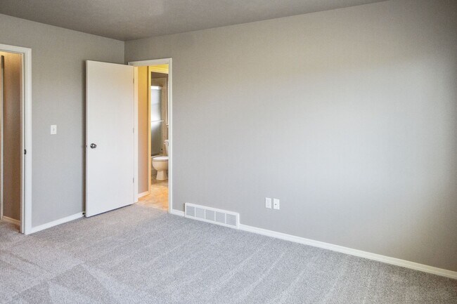 Building Photo - Beautiful Single Family Home Located on Th...