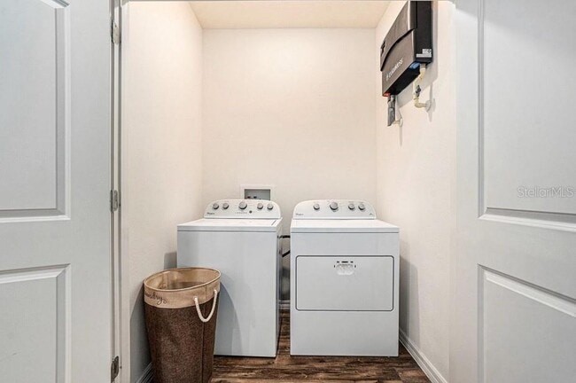 Building Photo - 5521 Yellowfin Ct