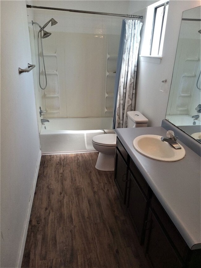 Building Photo - STUNNING HOME IN THE BEAUTIFUL CITY OF ALB...