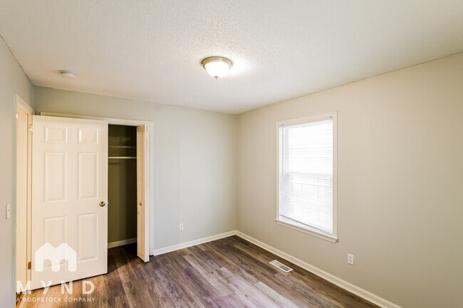 Building Photo - 3221 Fieldale Dr