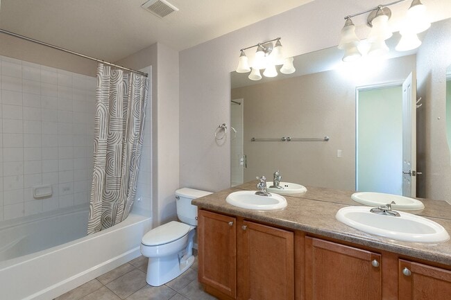 Building Photo - Townhouse in Desirable Stetson Hills Area in Colorado Springs