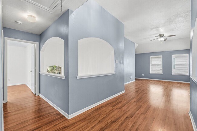 Building Photo - 9322 Eaglewood Glen Tr