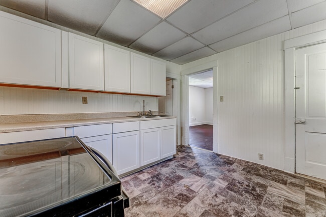 Building Photo - 975 Dorsey Ave