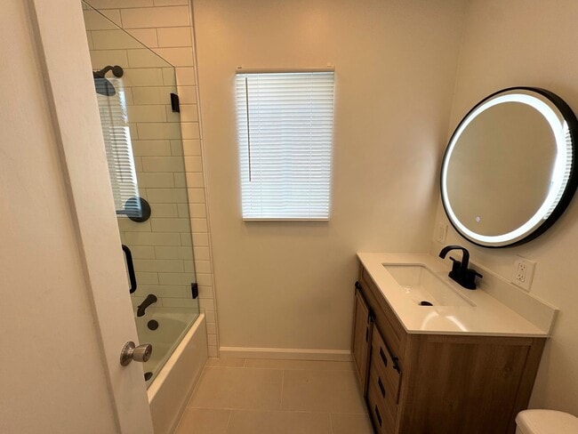 Building Photo - 453-457 Hurst Ave