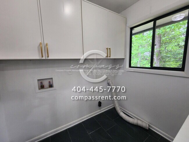 Building Photo - 2636 Whiteleigh Ct NE